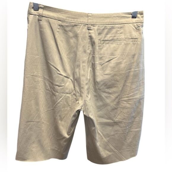 EUC Anne Klein Sport Stretch Women's Khaki Bermuda Shorts- Size 6 - Picture 3 of 5